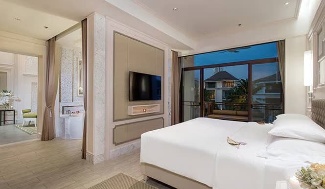 Double Suite full double bed