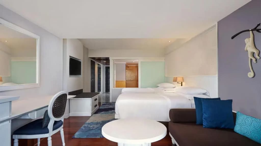 Larger Double room with balcony and with sea view twin beds