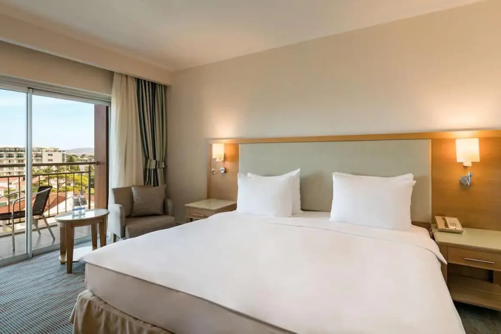 Premium Double room with balcony and with partial sea view full double bed