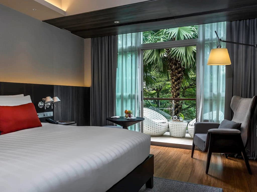 Premium Deluxe Double room with balcony full double bed