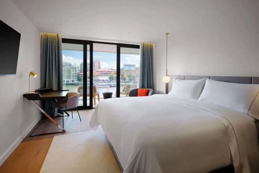 3 Bedrooms Fitzroy Residence with balcony and with river view