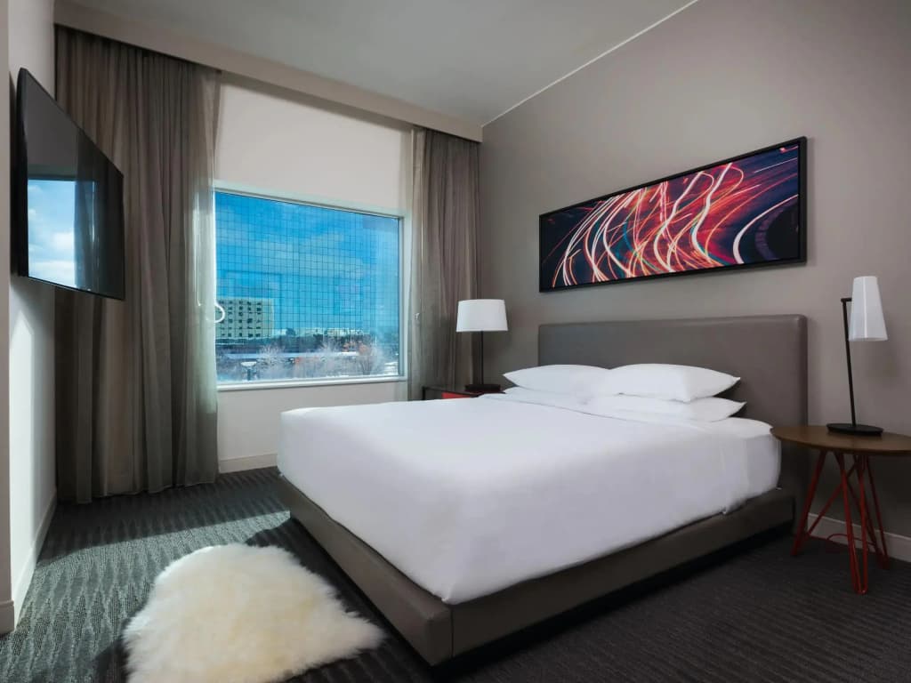 Double Suite with city view full double bed