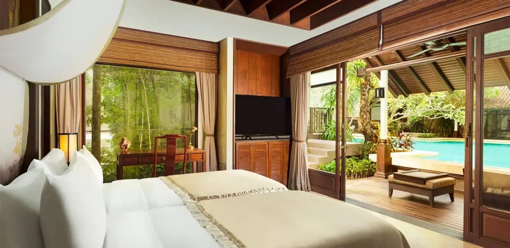 Pool Access Double Suite twin beds
