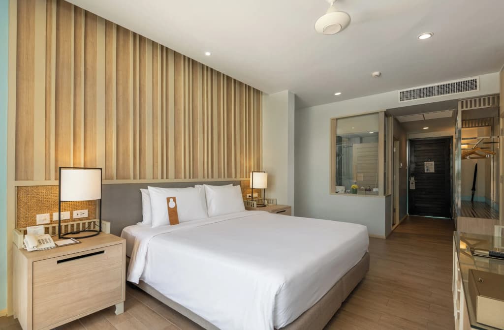 Deluxe Pool Access Double room full double bed