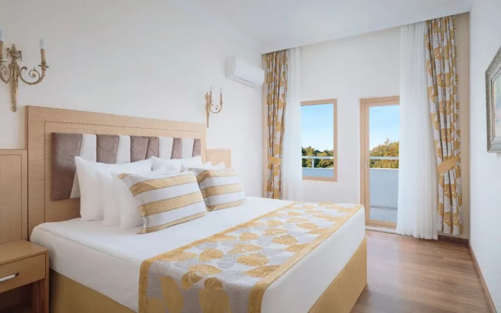 Double Family Suite full double bed
