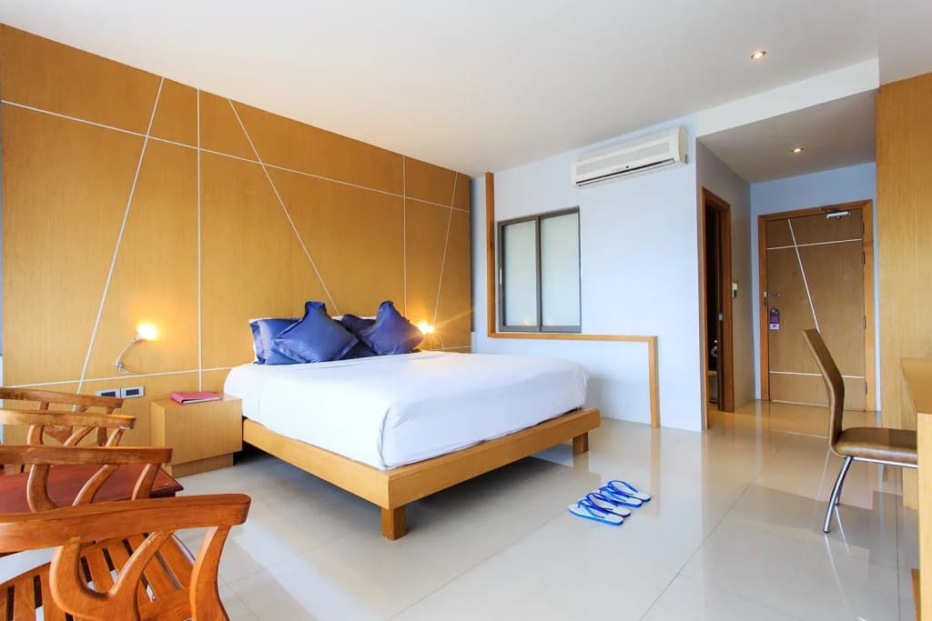 Deluxe Double room with balcony full double bed
