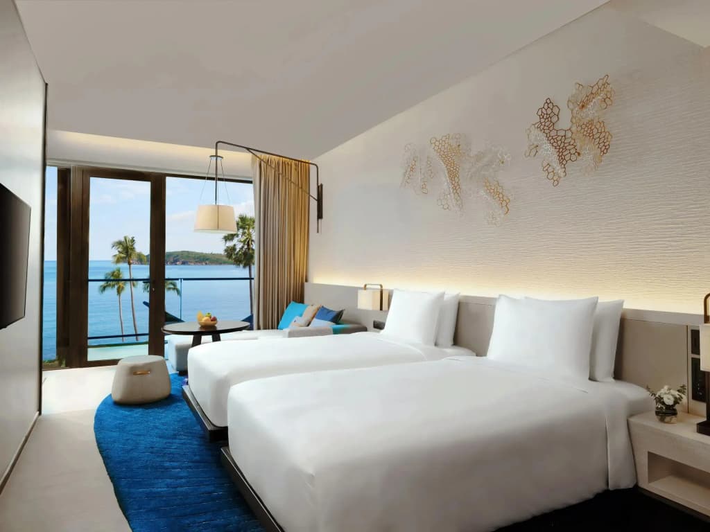 Double room with ocean view twin beds