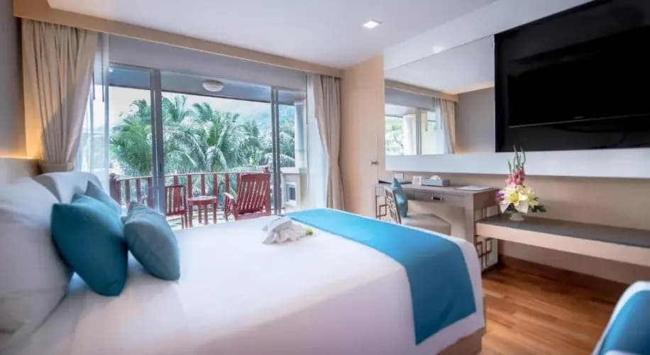 Deluxe Pool Access Double room full double bed