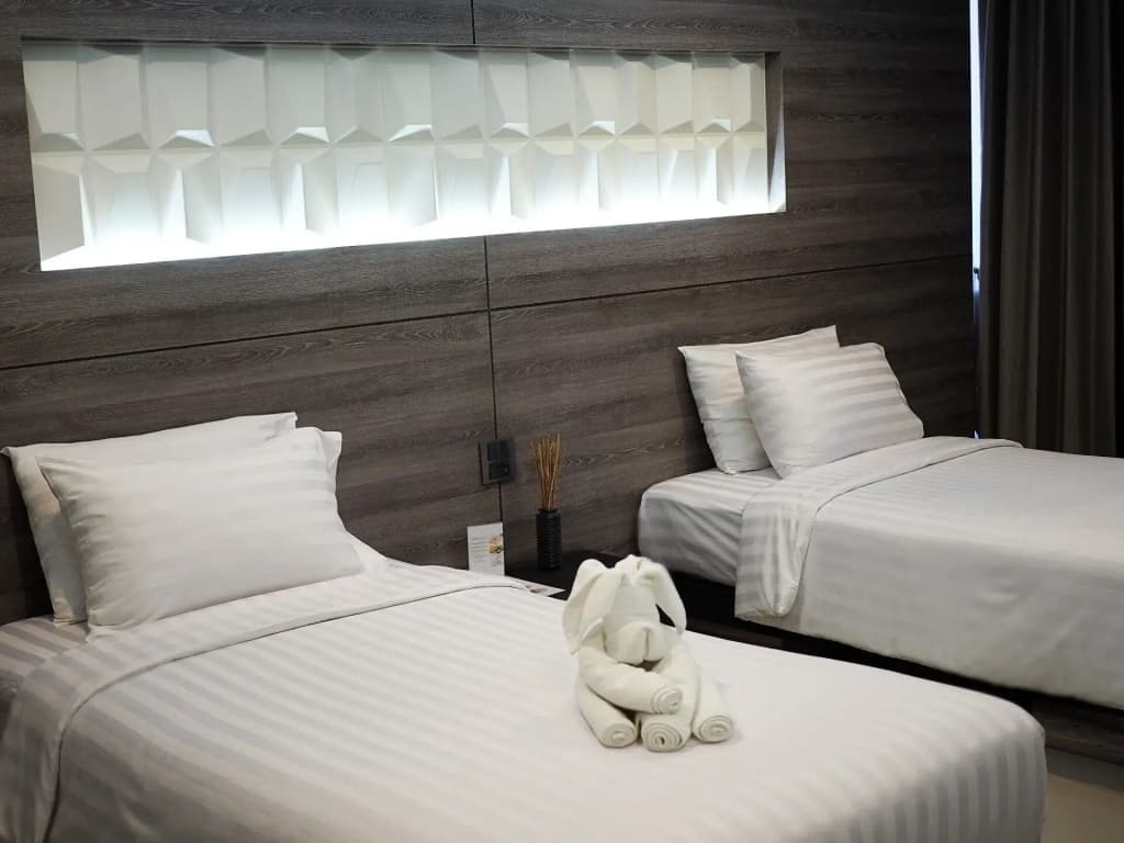 Urban Deluxe Double room twin beds