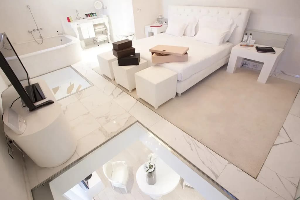 Grand Double Duplex Suite full double bed