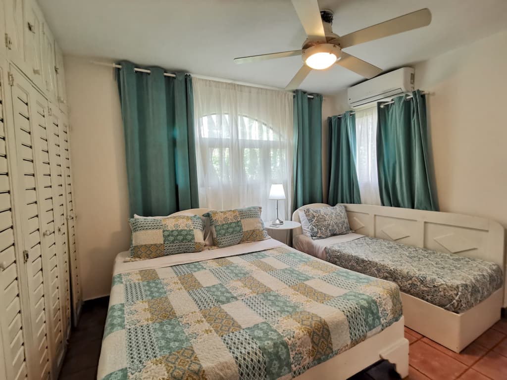 2 Bedrooms Senior Villa with garden view