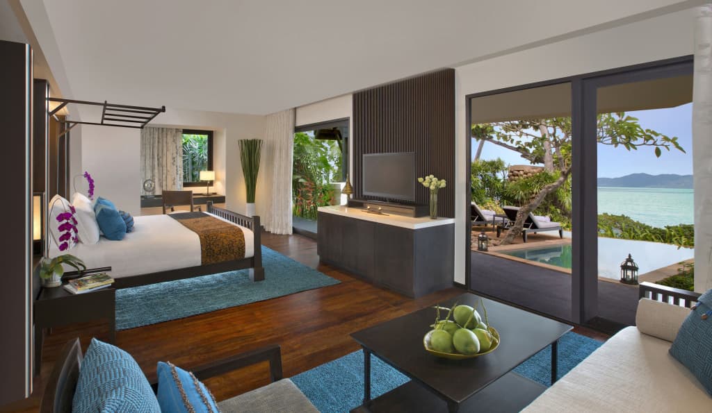 Luxury Pool Double Suite beachfront full double bed
