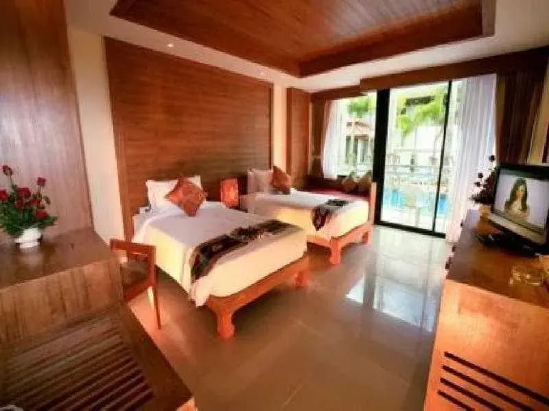Deluxe Pool Access Double room twin beds