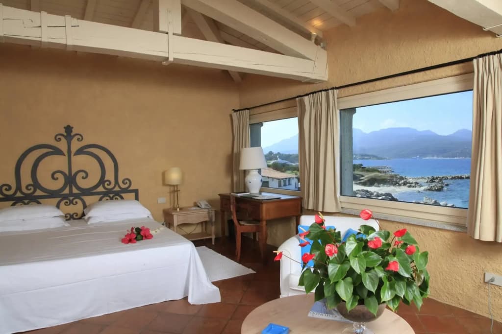 Panoramic Sea View Double Junior Suite full double bed
