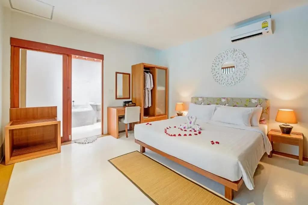 1 Bedroom Plunge Pool Garden Double Suite Villa full double bed