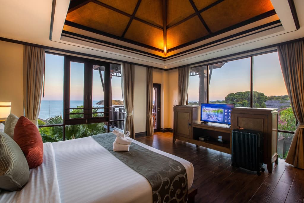 Deluxe Hillside Double room with sea view full double bed