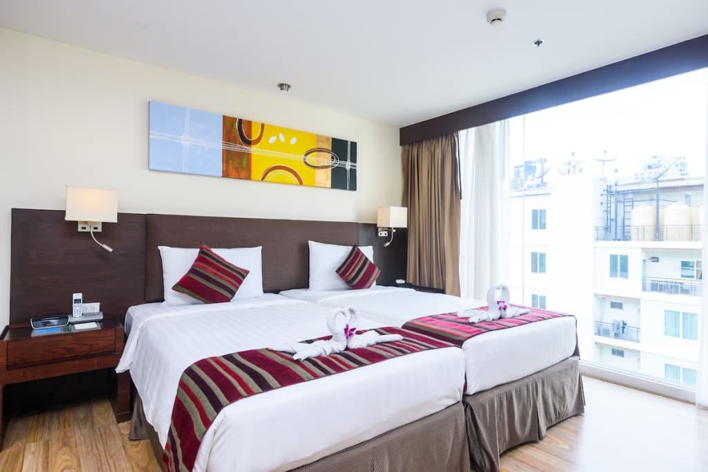 Deluxe Double Suite full double bed