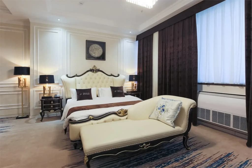 Presidential Double Suite full double bed