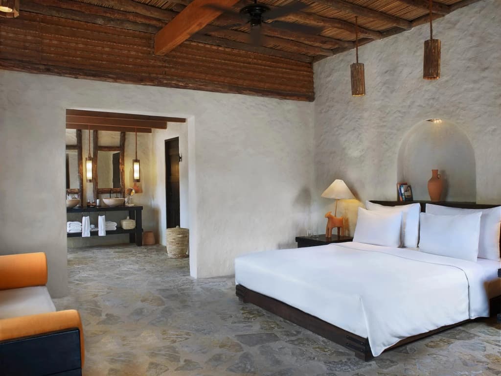 Double Pool Villa beachfront full double bed