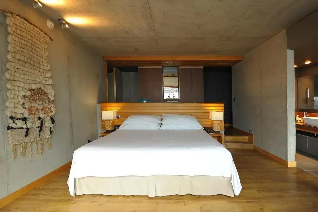 Double Suite full double bed