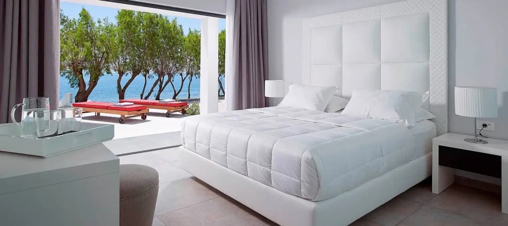Double Bungalow beachfront full double bed