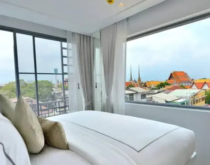 Premium Jacuzzi Double Suite full double bed