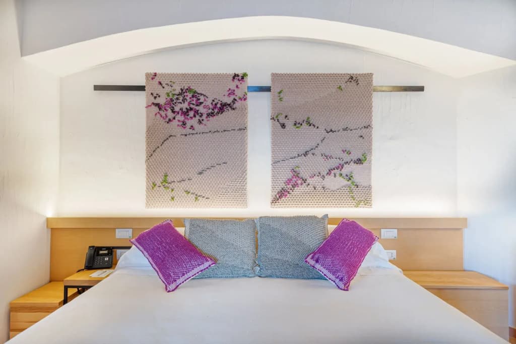 Deluxe Sea View Double Junior Suite full double bed