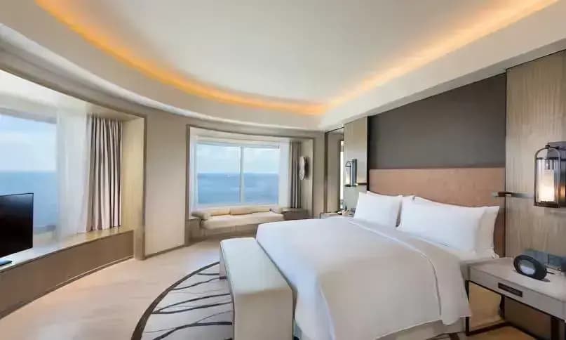 Diplomatic Suite