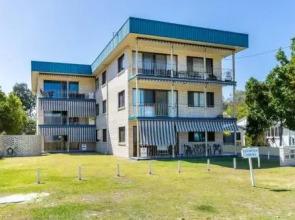 Fantastic Views from this top floor unit!