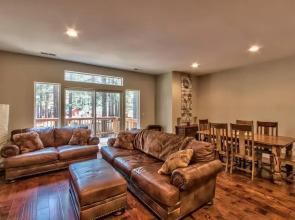 New Home Close to Heavenly w Pine Garden