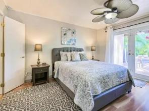 Wilton Manors House by RedAwning