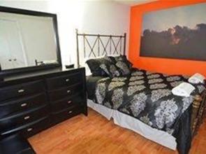 Toronto Escape - The Sapphire Suite