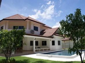 Mabprachan Lake Villa