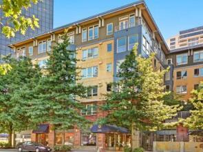 Stay Alfred on 4th Avenue