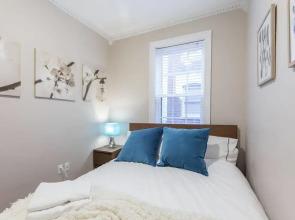 Newly Decorated 2BR in North End/little Italy