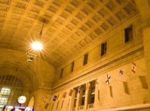 Pinnacle Suites-Downtown Lake View Suite