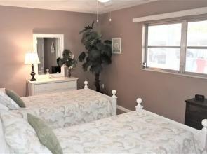 Jamaica Royale - 090 - 2 Br Condo