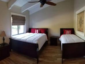 Poinciana w-Hot Tub-Walk to the beach