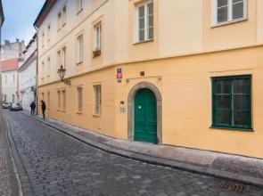 Gigantic Anenska Penthouse