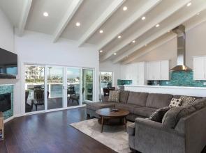 Waterfront House in Oxnard by RedAwning