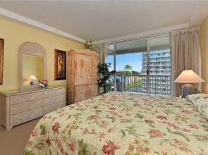 Whaler 656 by RedAwning