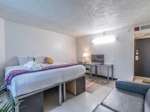 University District Flat + Pool + Gym