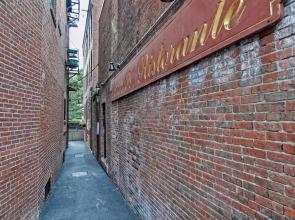 2br/1ba Apt in Authentic North End by Domio