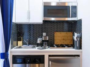 69-3a Prime LES Modern Brand New 1BR