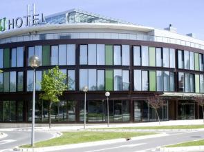 Jardines de Uleta Suites