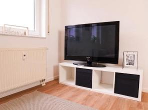 FULL HOUSE Studios - Simple Elegance - NETFLIX + Nespresso