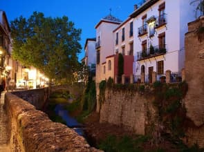 Big Apple Apartment Granada by A3Rentals