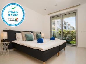 Modern Ocean Front Apartment