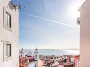 Bright Historical Apartment