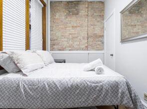 Windy City Wanderer - Depaul, Train, Wrigley Field